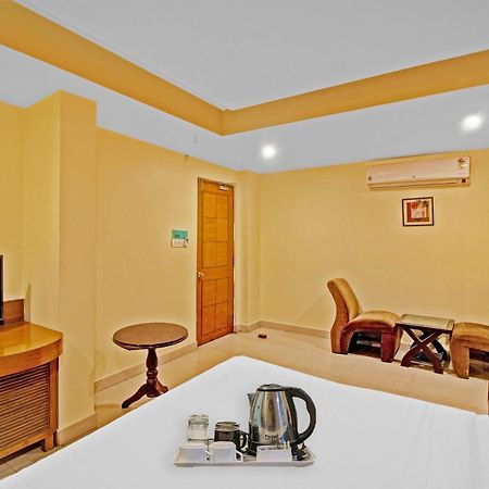Townhouse The Grand Plaza Hotell Hyderabad Exteriör bild