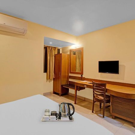 Townhouse The Grand Plaza Hotell Hyderabad Exteriör bild