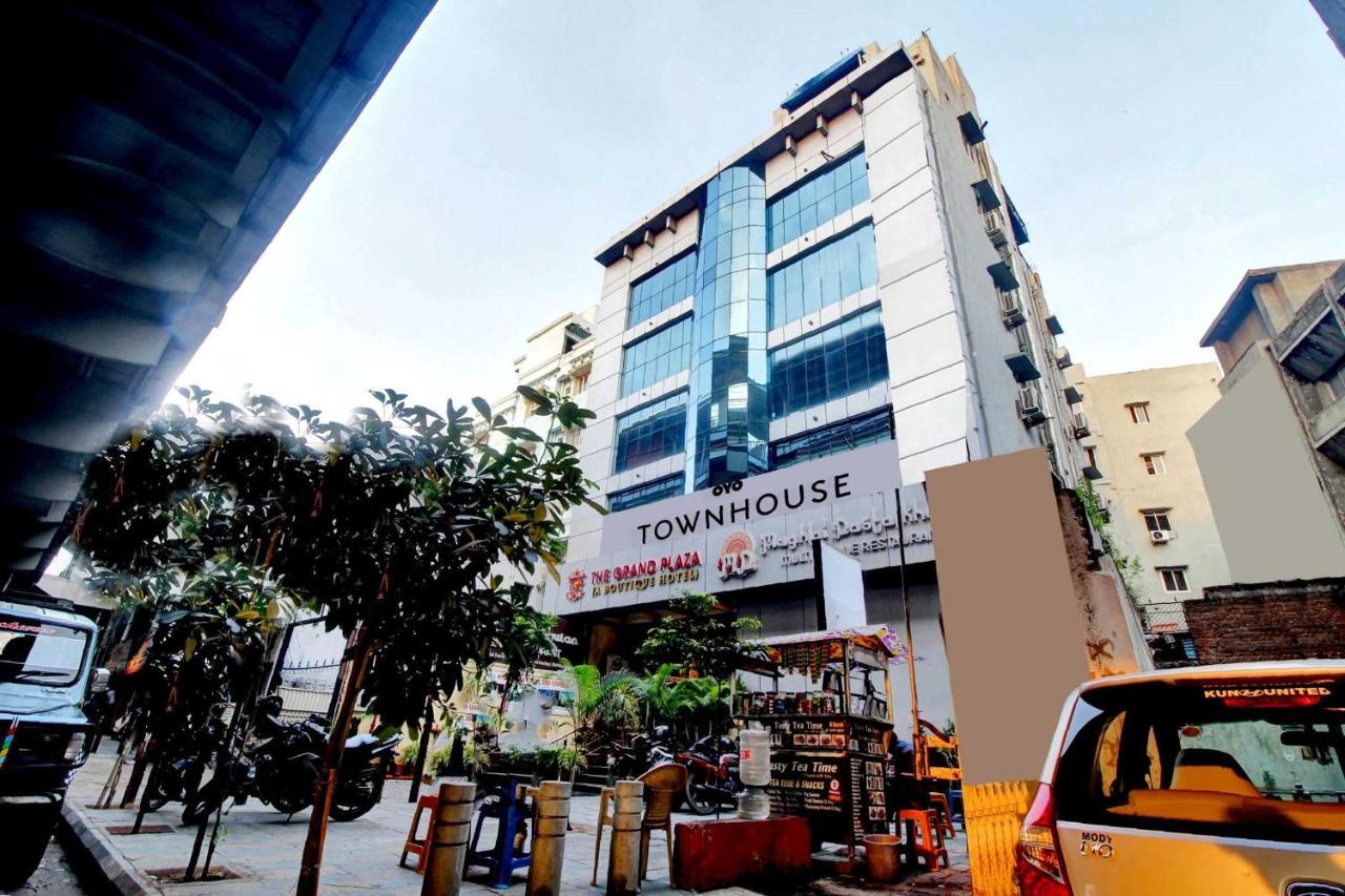 Townhouse The Grand Plaza Hotell Hyderabad Exteriör bild