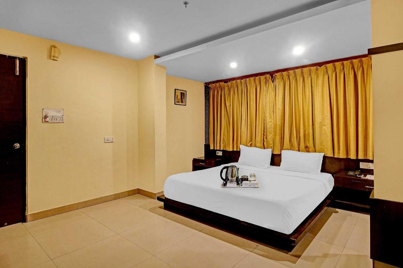 Townhouse The Grand Plaza Hotell Hyderabad Exteriör bild