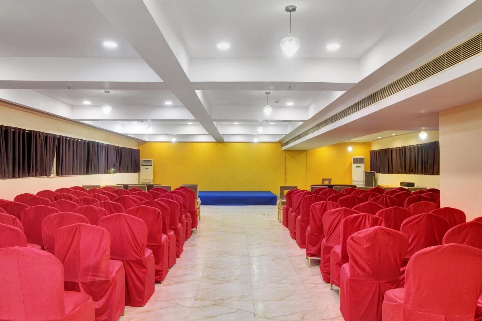 Townhouse The Grand Plaza Hotell Hyderabad Exteriör bild
