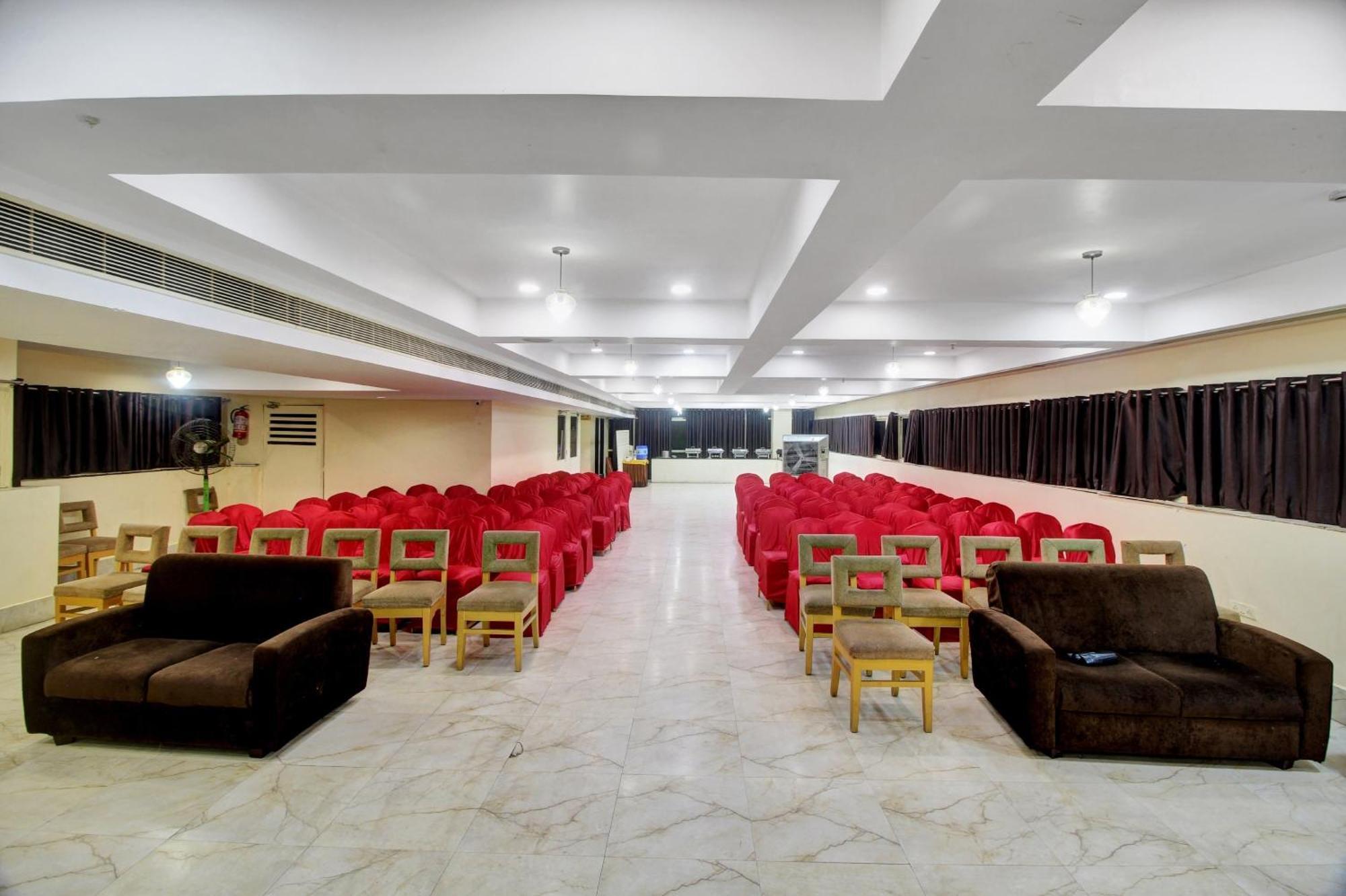Townhouse The Grand Plaza Hotell Hyderabad Exteriör bild
