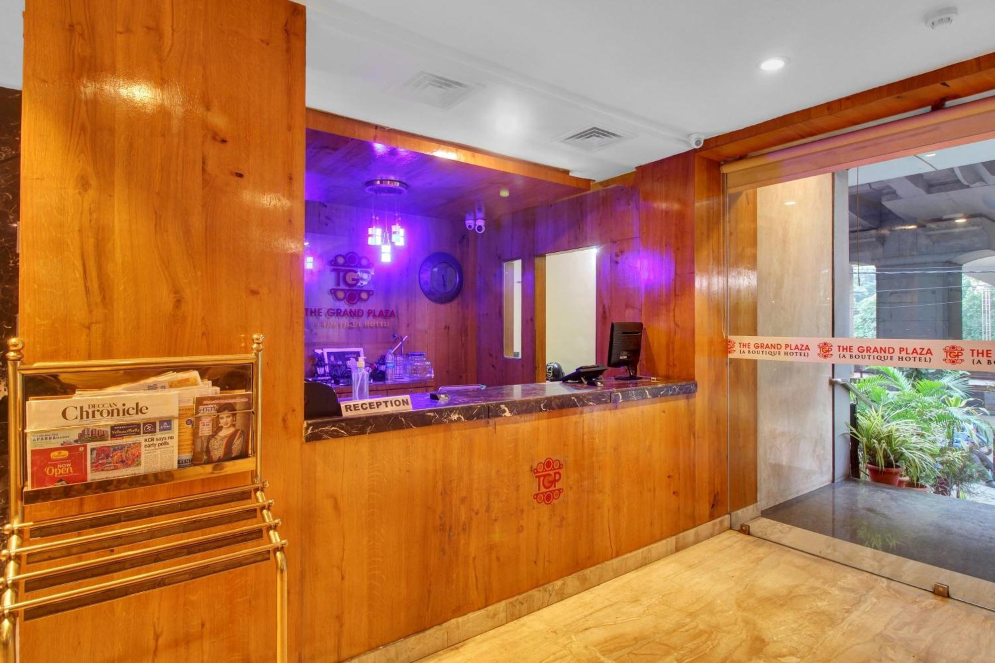 Townhouse The Grand Plaza Hotell Hyderabad Exteriör bild