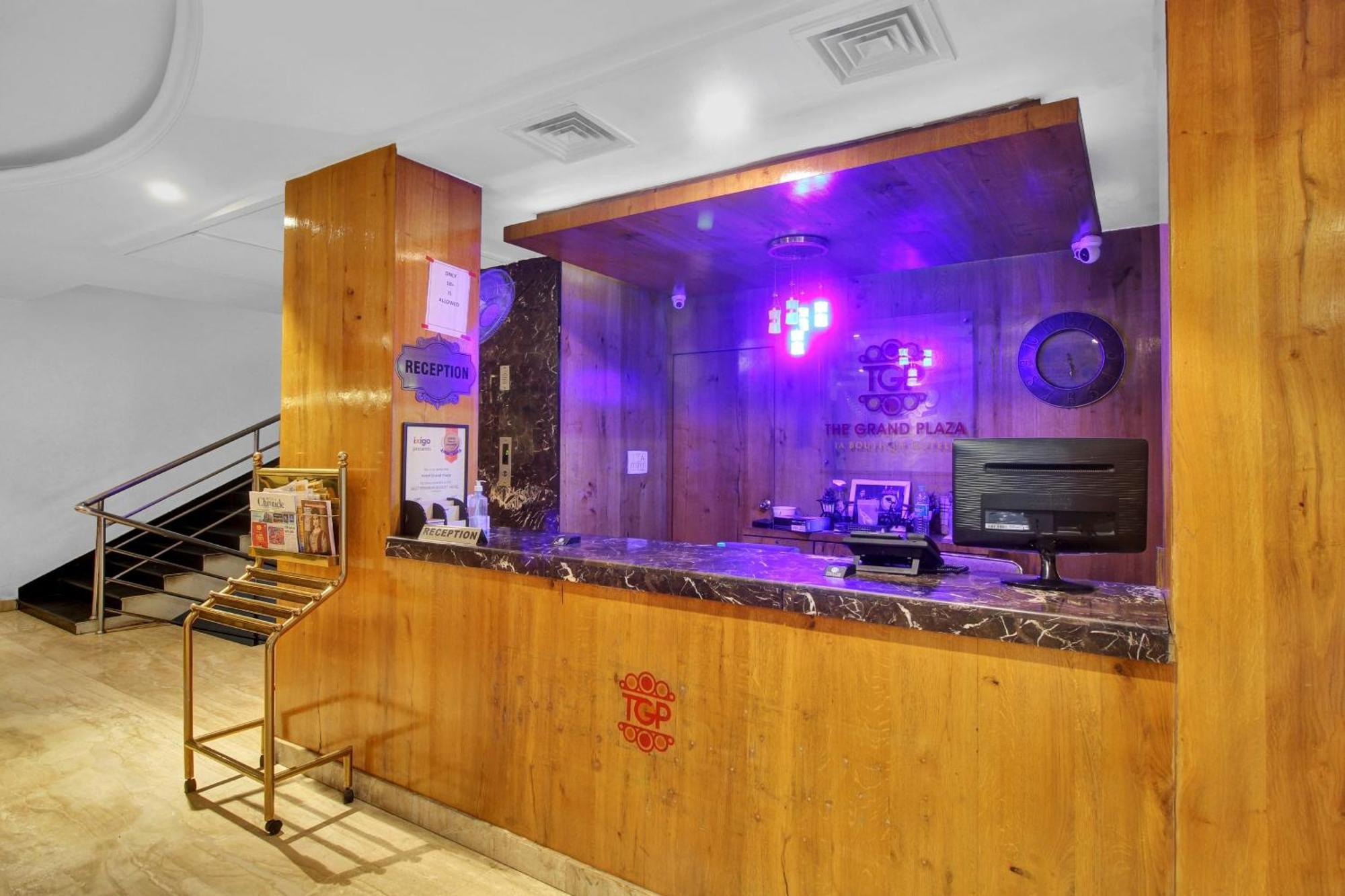 Townhouse The Grand Plaza Hotell Hyderabad Exteriör bild