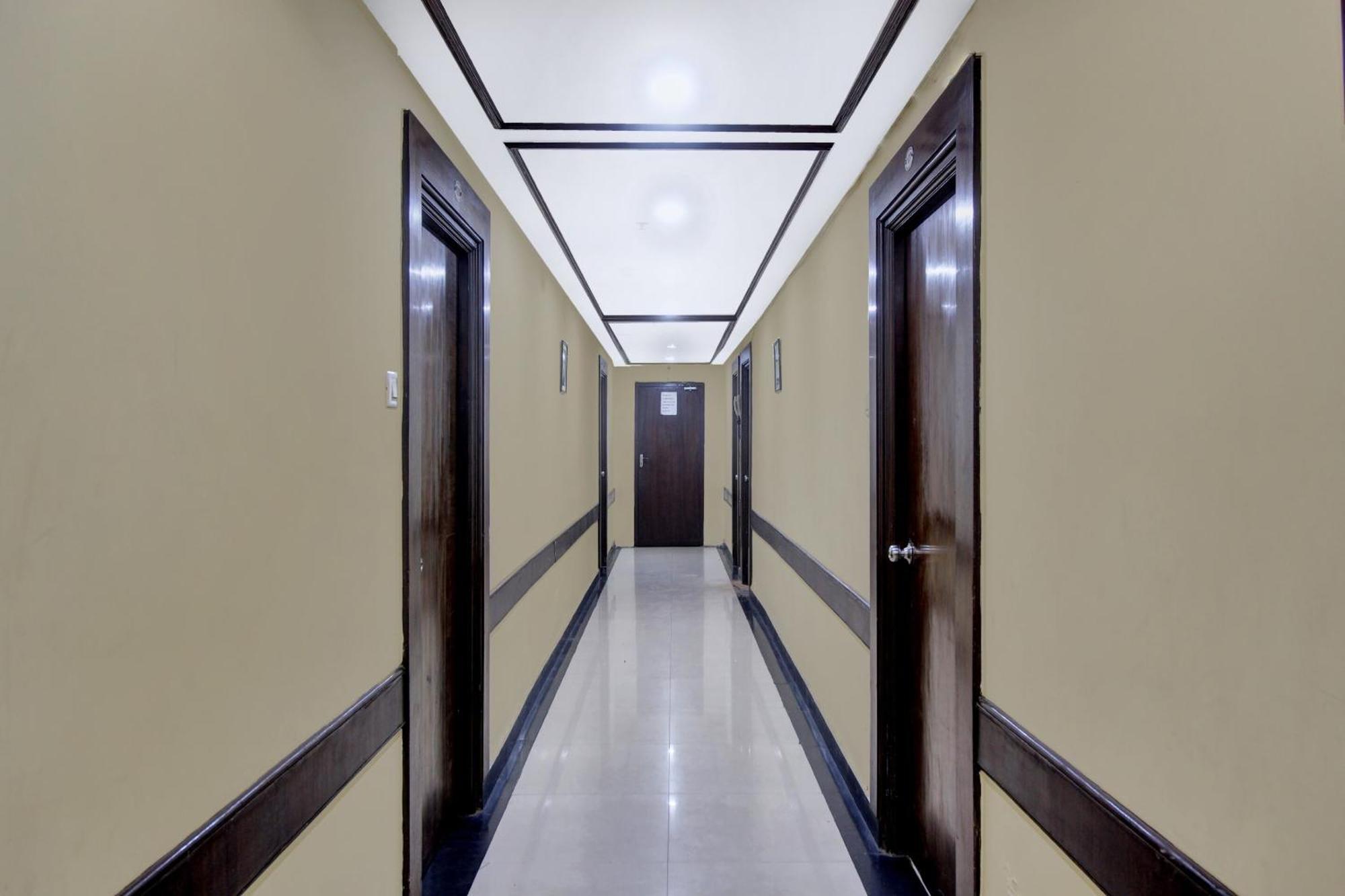 Townhouse The Grand Plaza Hotell Hyderabad Exteriör bild