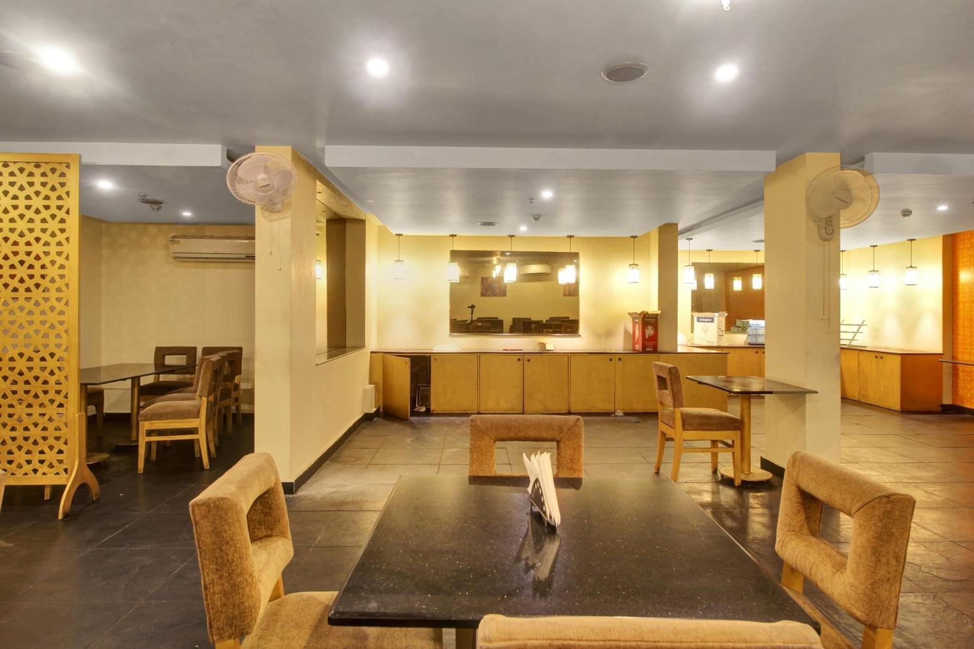 Townhouse The Grand Plaza Hotell Hyderabad Exteriör bild